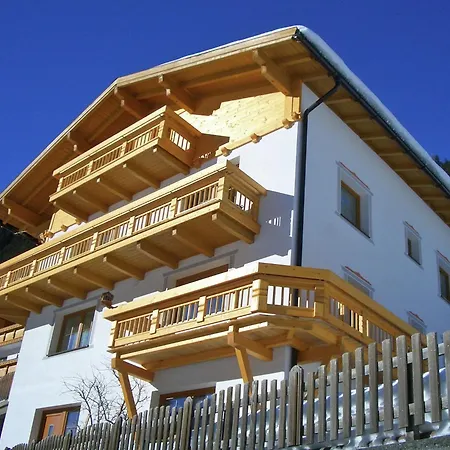 With Mountain Views From The Balcony Apartment *